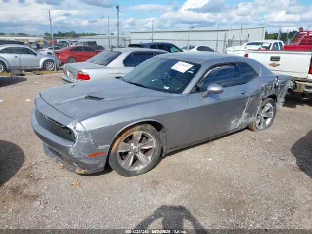 Dodge Challenger Sxt Image 2