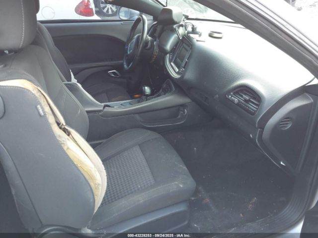 Dodge Challenger Sxt Image 3