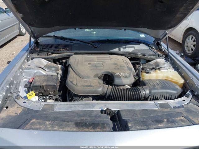 Dodge Challenger Sxt Image 9