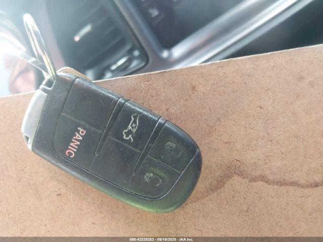 Dodge Challenger Sxt Image 11