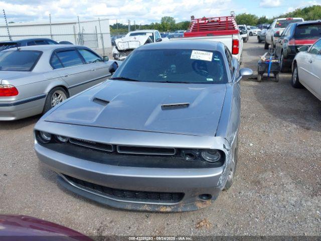 Dodge Challenger Sxt Image 13