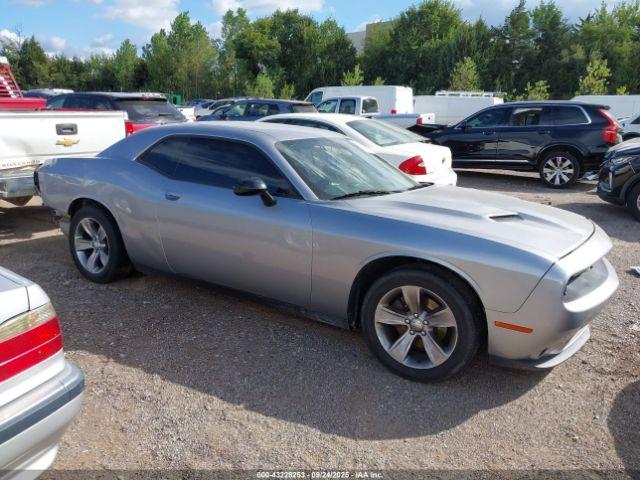 Dodge Challenger Sxt Image 10