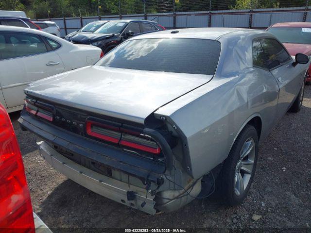 Dodge Challenger Sxt Image 17