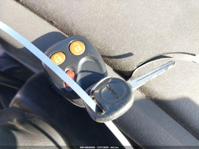 GMC Yukon Sle Image 4