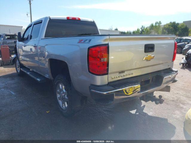 Chevrolet Silverado 2500 Lt Image 13