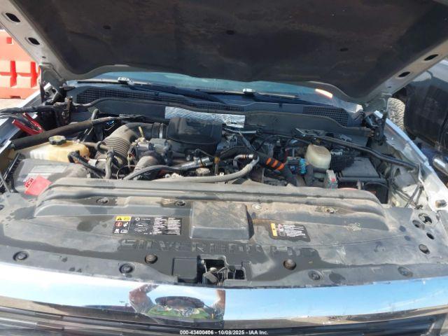 Chevrolet Silverado 2500 Lt Image 9