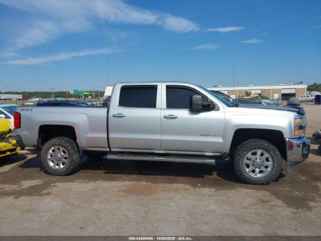 Chevrolet Silverado 2500 Lt Image 12