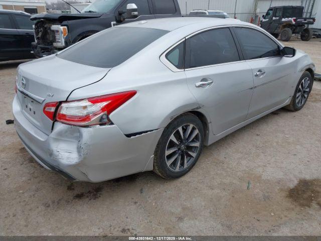 Nissan Altima 2.5 Sv Image 16