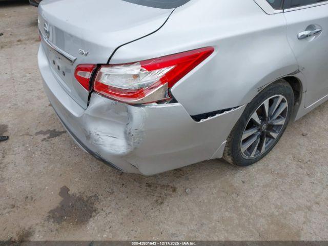 Nissan Altima 2.5 Sv Image 12