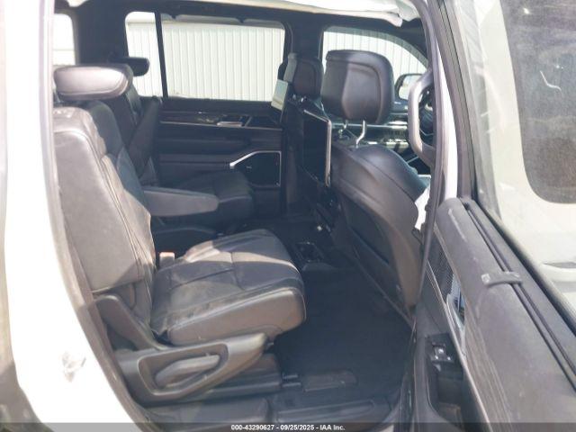 Jeep Wagoneer Series Iii 4x4 Image 9