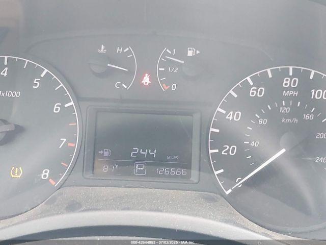 Nissan Sentra S Image 5