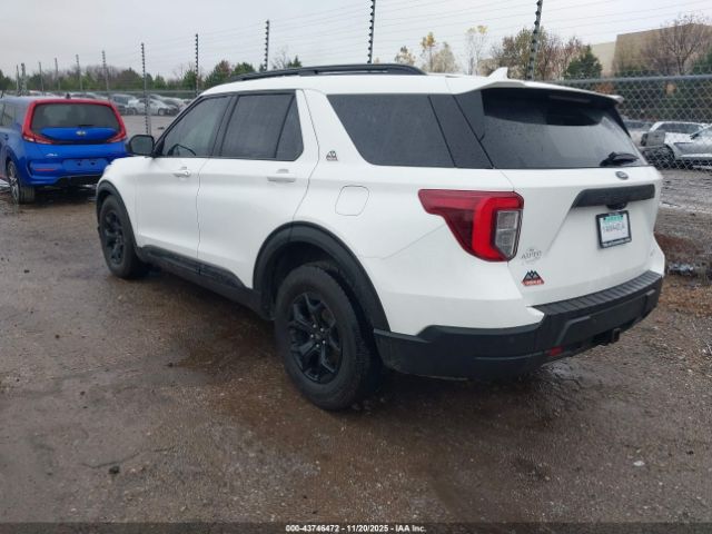 Ford Explorer Timberline Image 15