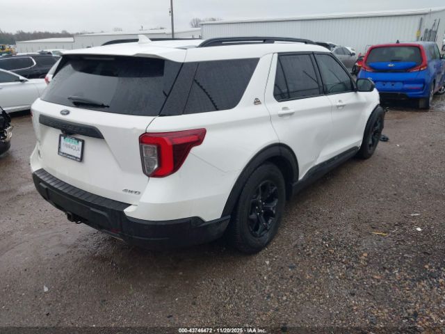 Ford Explorer Timberline Image 2