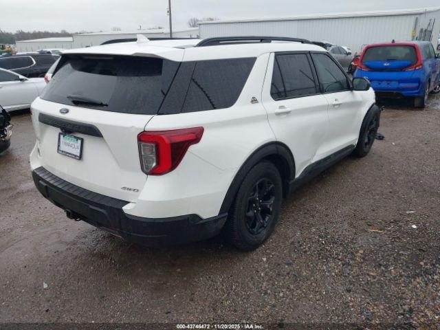 Ford Explorer Timberline Image 2
