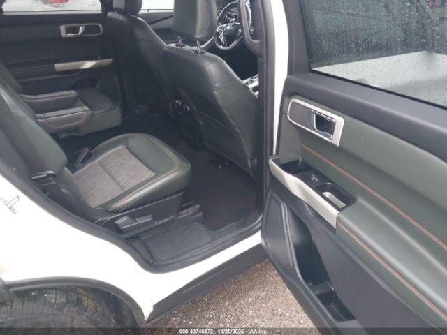 Ford Explorer Timberline Image 20