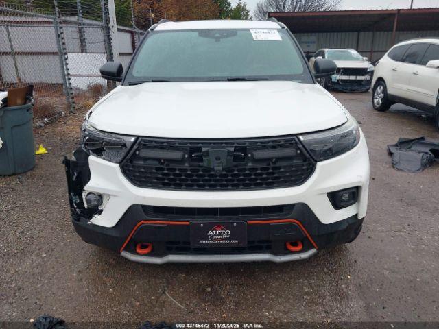 Ford Explorer Timberline Image 5