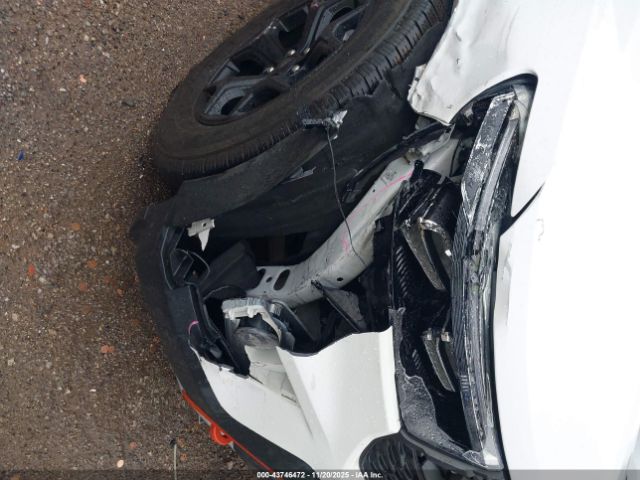 Ford Explorer Timberline Image 18