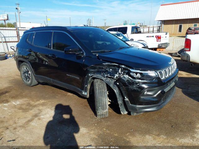  Salvage Jeep Compass