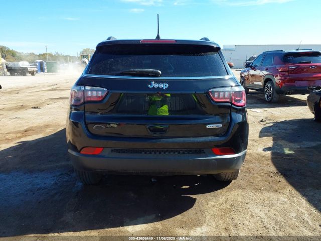 Jeep Compass Latitude Fwd Image 11