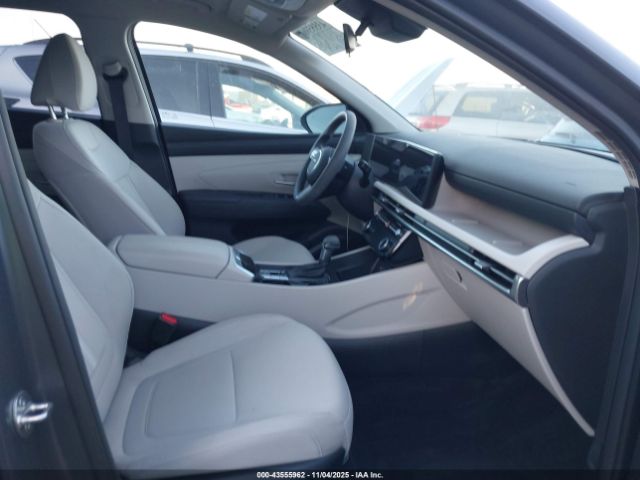 Hyundai TUCSON Sel Image 2