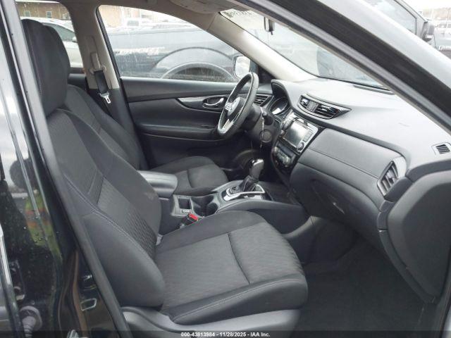 Nissan Rogue Sv Image 2