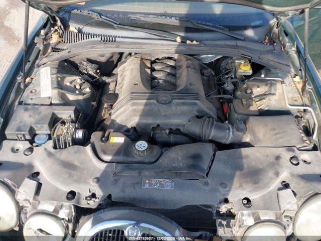 Jaguar S-Type 4.2l V8 Image 7