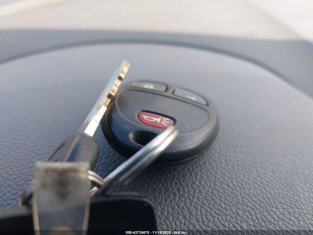 Chevrolet Traverse Ls Image 12