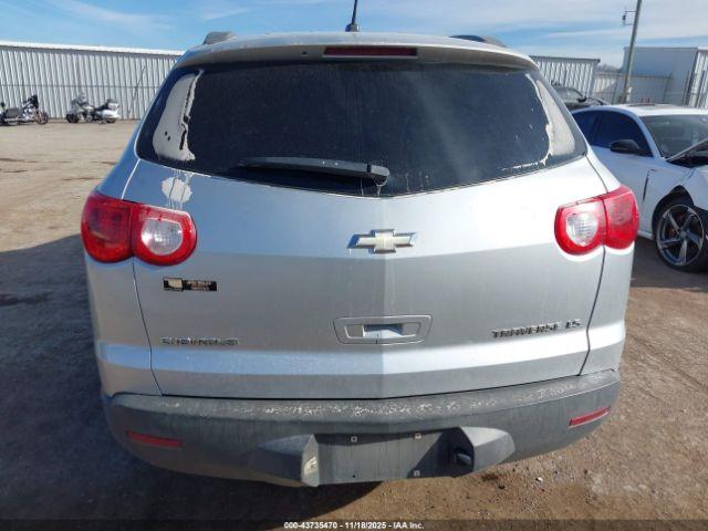 Chevrolet Traverse Ls Image 2