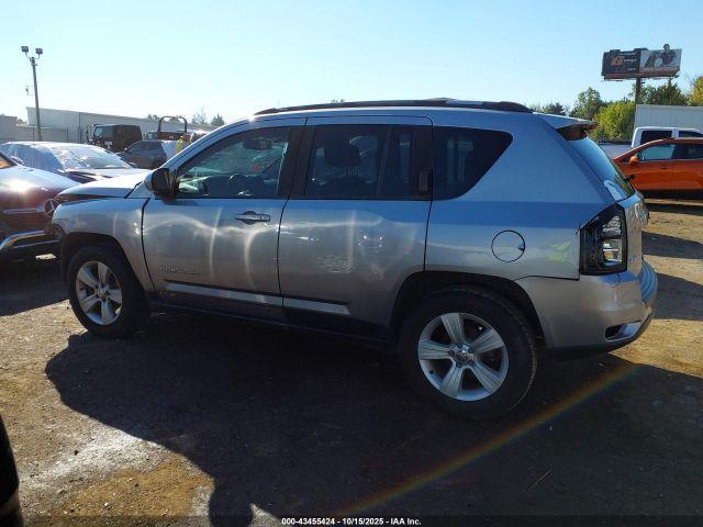 Jeep Compass Latitude Image 13