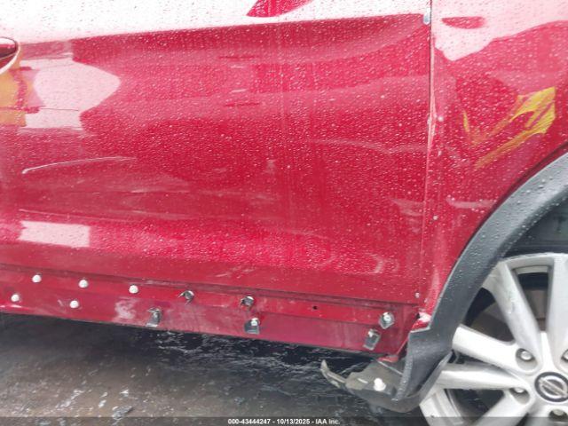 Nissan Rogue S Image 13