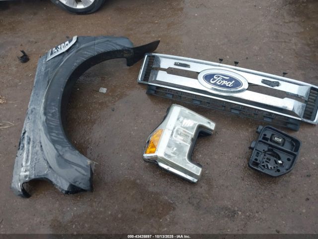 Ford F-450 Xl Image 12