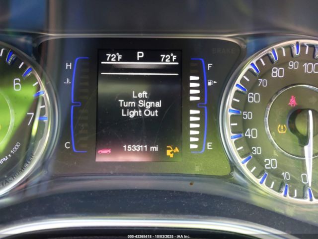 Chrysler 200 Limited Image 10