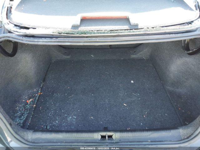 Chrysler 200 Limited Image 11