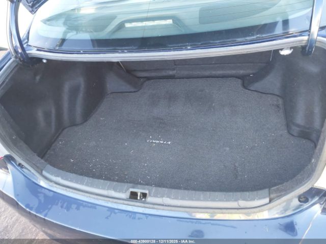 Toyota Corolla Le Image 8