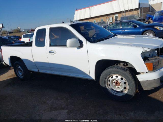 Chevrolet Colorado Work Truck Image 3