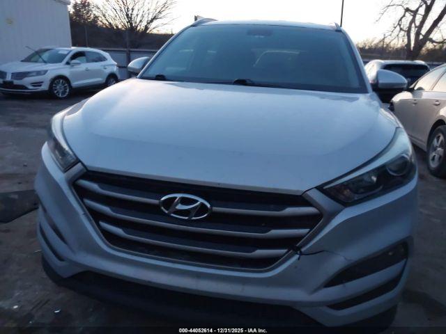 Hyundai TUCSON Se Plus Image 4