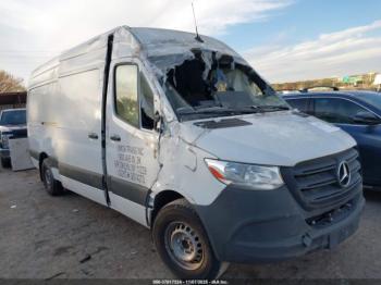  Salvage Mercedes-Benz Sprinter 2500