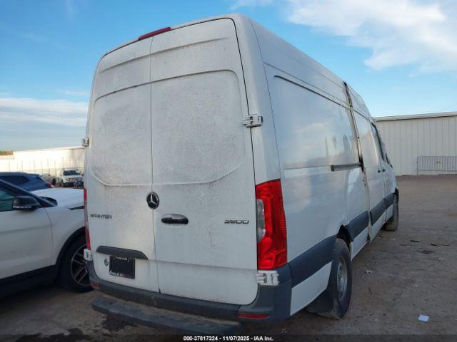 Mercedes-Benz Sprinter 2500 High Roof I4 Diesel Image 17