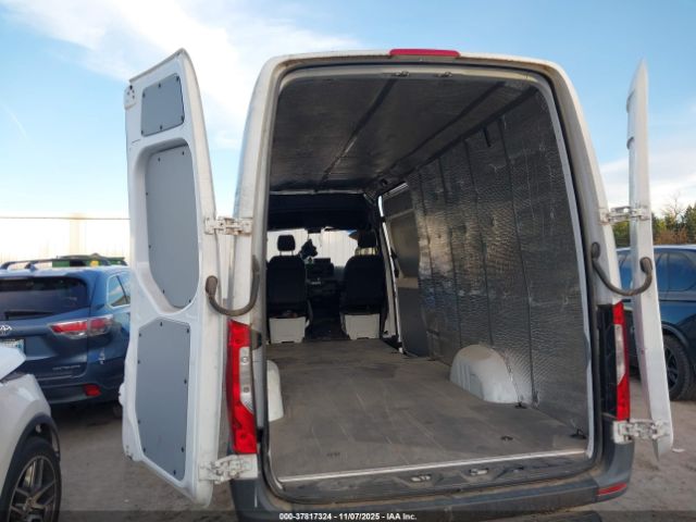 Mercedes-Benz Sprinter 2500 High Roof I4 Diesel Image 13