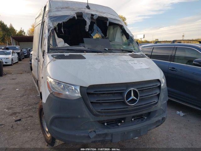 Mercedes-Benz Sprinter 2500 High Roof I4 Diesel Image 4