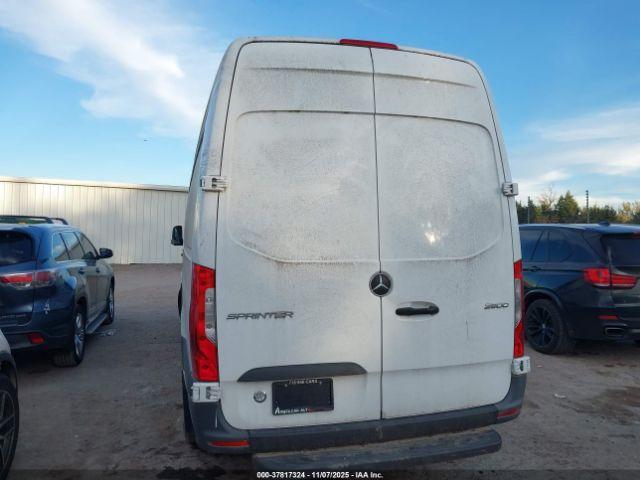 Mercedes-Benz Sprinter 2500 High Roof I4 Diesel Image 6