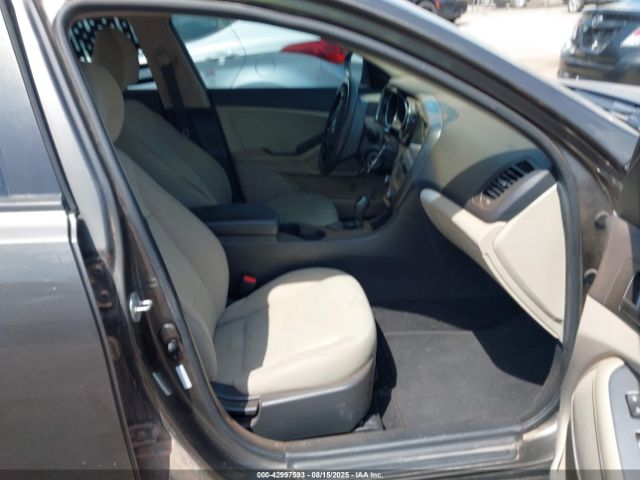 Kia Optima Lx Image 11