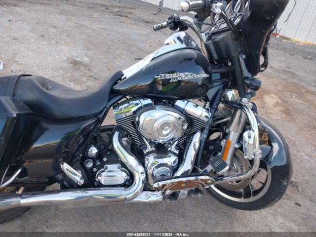 Harley-Davidson Flhx Image 11