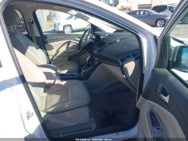 Ford Escape Titanium Image 2