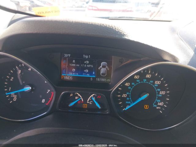 Ford Escape Titanium Image 10