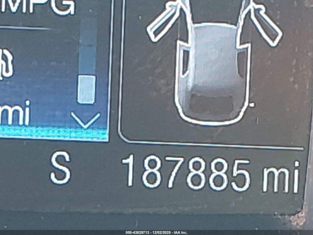 Ford Escape Titanium Image 12