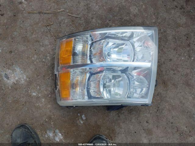 Chevrolet Silverado 1500 Ls Image 11