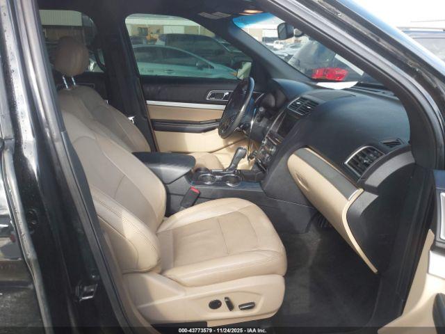 Ford Explorer Xlt Image 3