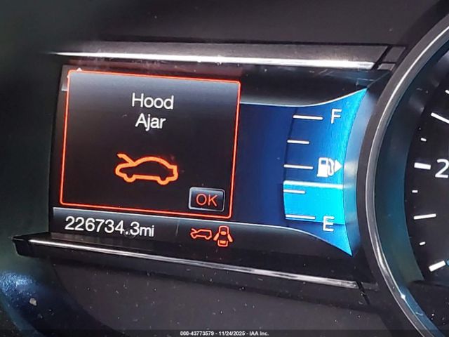 Ford Explorer Xlt Image 9