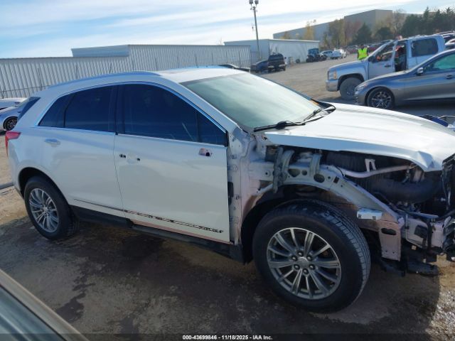 Cadillac XT5 Luxury Image 2